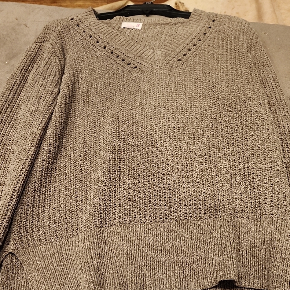 SO Gray V-Neck Sweater with Textured Knit